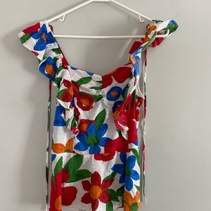 Cute cute top! Love this one with white jeans!